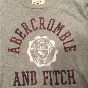 Woman’s Abercrombie shirt 💥